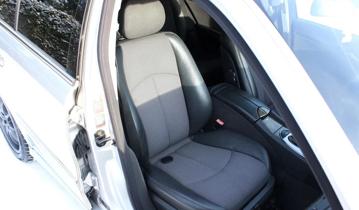Mercedes-Benz Klasa E cena 15900 przebieg: 275000, rok produkcji 2003 z Poznań małe 106